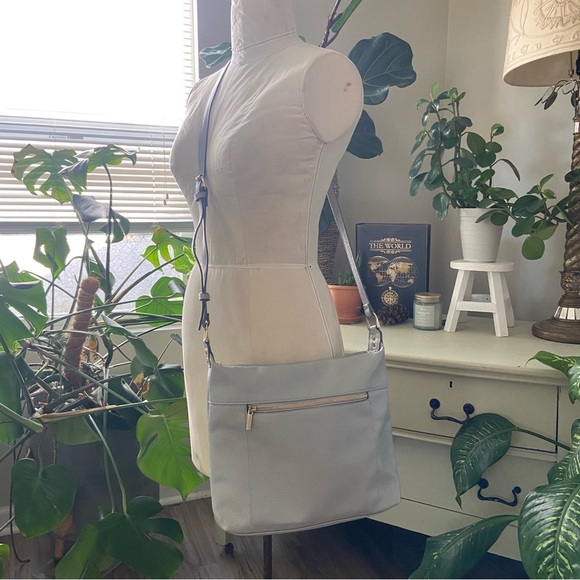 A New Day | Light Gray Crossbody Bag with Adjustable Strap - Picture 2 of 16